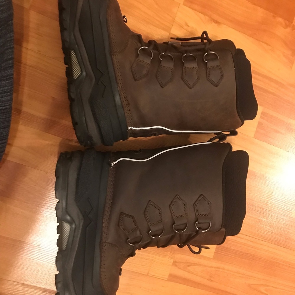 Size 9 winter boots baffin control max